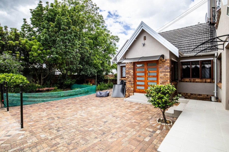 To Let 0 Bedroom Property for Rent in Pinelands Western Cape